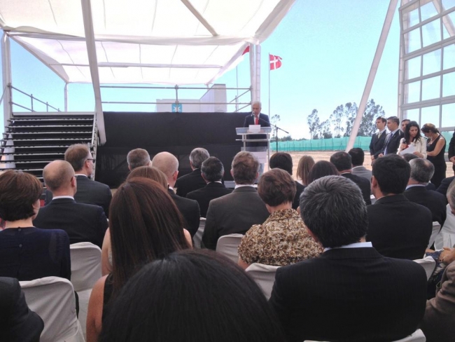 Príncipes de Dinamarca visitaron futura planta de contenedores en San Antonio