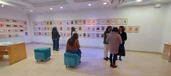 En julio visita la expo “Rayaísmo, 10 años: Un viaje por la ilustración chilena”
