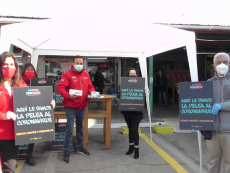 Comerciantes del Mercado de San Antonio y feriantes recibieron kit de sanitización