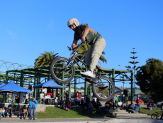 Jóvenes celebraron su día con Muestra de BMX