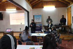 Padres, madres y cuidadores participaron en el taller “Cuidando el bienestar emocional de nuestros niños y niñas”