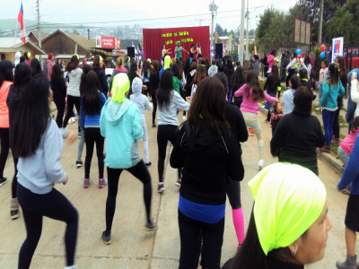 Zumbaton en Casa Piedra deja felices a vecino