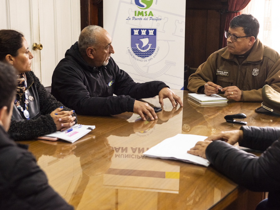 SAR Néstor Fernández Thomas recibe acreditación para realizar exámenes de alcoholemia   