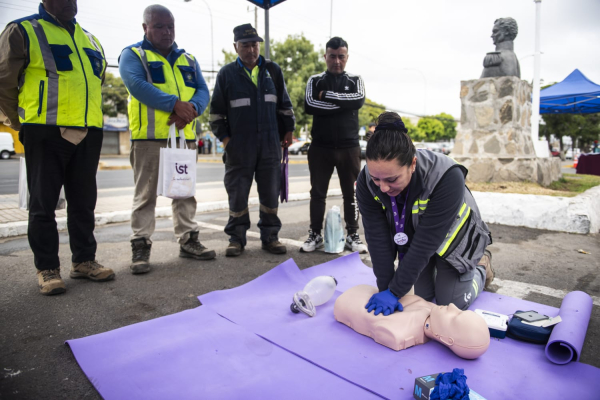 Funcionarios y funcionarias municipales participaron en jornada preventiva de salud y bienestar emocional