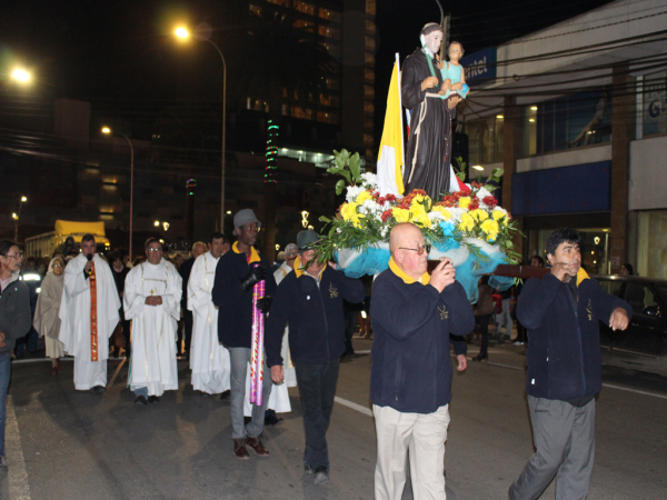 Con procesión y emotiva misa sanantoninos celebraron el día de su Santo Patrono