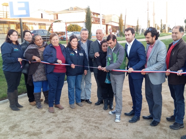 Quiero Mi Barrio: vecinos de Llolleo Alto reciben felices últimas obras en su sector