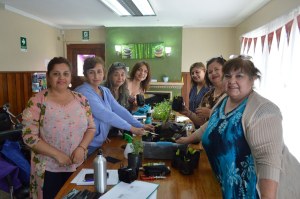 Casa de la Mujer realiza taller de huertos a sus usuarias