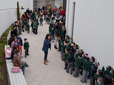 Con un ambiente de fiesta, los niños desbordaron la sala de Artes Escénicas del Centro Cultural