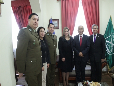 Alcalde de San Antonio realiza visita protocolar a Carabineros en su 89° aniversario