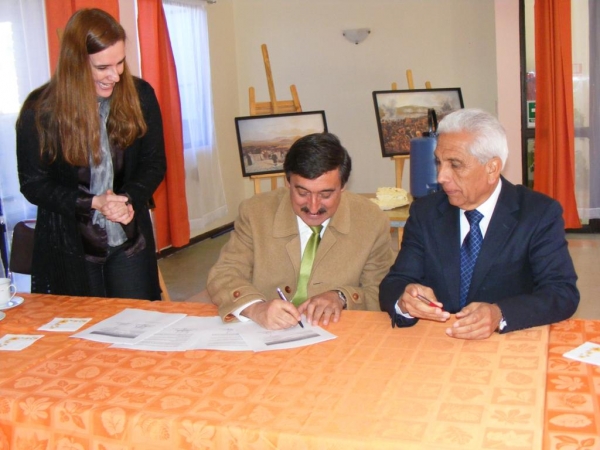 En San Antonio 3 Escuelas municipales son las primeras en Chile en firmar convenio con Educaci&oacute;n 2020