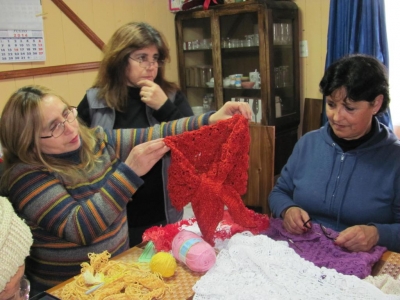 Oficina de la Mujer se destaca en talleres gratuitos para sanantoninas