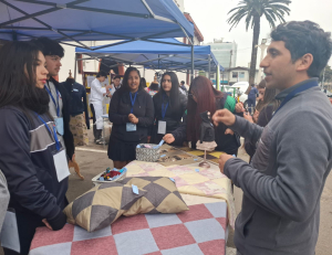Estudiantes del Liceo Juan Dante Parraguez se lucen en la Cuarta Feria Laboral 2025