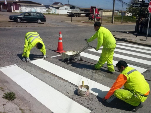 Municipalidad de San Antonio invierte $60  millones en repintar señalización