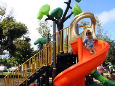 Se inauguró atractivo juego infantil modular en la Plaza de Llolleo