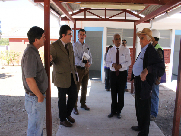 Empresario regala local para construir anexo de la Escuela Agrícola  de Cuncumén