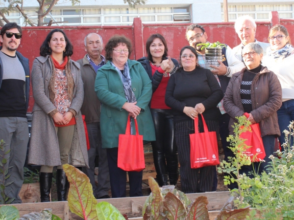 Sanantoninos demuestran  gran  interés  por participar en Taller de Huertos Urbanos