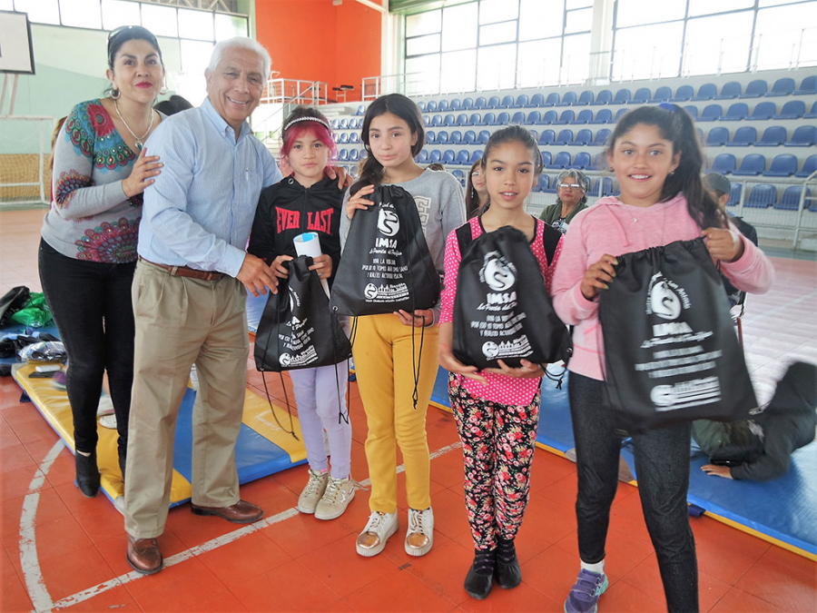 Escuela Municipal de Gimnasia Artística recibió regalos