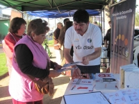 Programa Grupos Vulnerables participa en feria de la salud