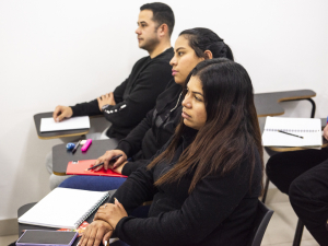 Trabajadores del sector Caleta Pacheco Altamirano aprenden inglés