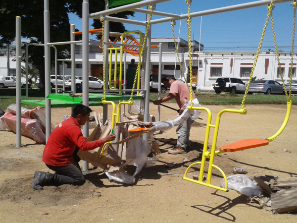 Niños de San Antonio tendrán nuevos y modernos juegos infantiles en Plazas