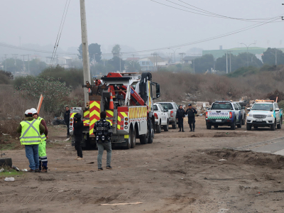 Municipalidad de San Antonio interviene acceso a rotonda Curicó para erradicar microbasural y mejorar seguridad vial
