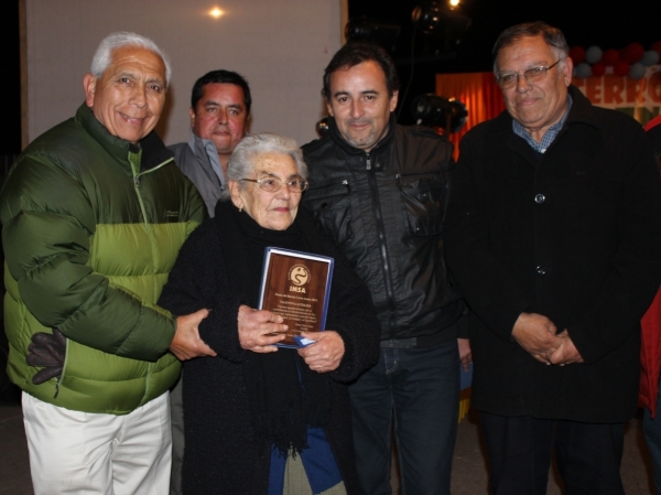 Con gran éxito se desarrolla la segunda fiesta del barrio en San Antonio.