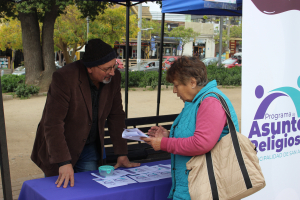 Municipio conmemora el Día Mundial de la Salud Mental con feria informativa en la Plaza de Llolleo