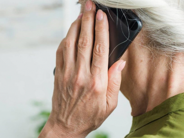 &nbsp;Esta semana parte la entrega de smartphones para mayores