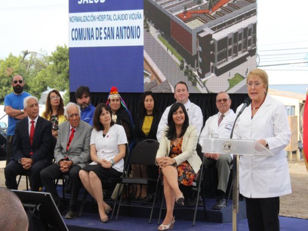 Presidenta Bachelet anuncia que el Puerto a Gran Escala se construir&aacute; en San Antonio
