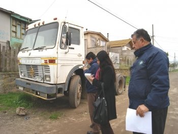 Inspectores municipales mano dura a los veh&iacute;culos abandonados
