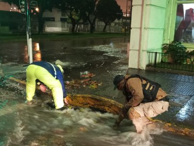 San Antonio enfrenta primeras lluvias positivamente gracias a medidas preventivas