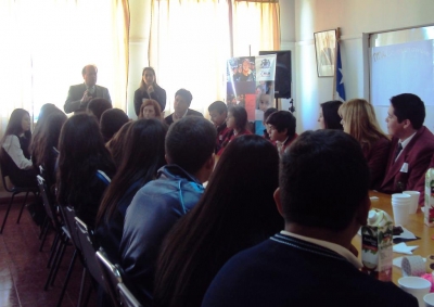 Oficina inserta en el Municipio se re&uacute;ne con estudiantes de la provincia