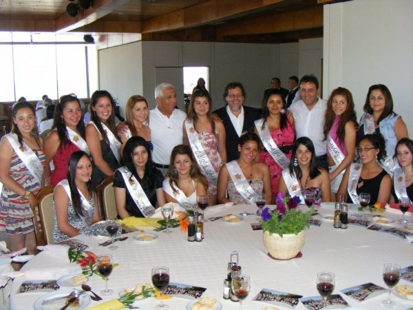Candidatas visitaron el Congreso Nacional y disfrutaron de un paseo por la bah&iacute;a de Valpara&iacute;so