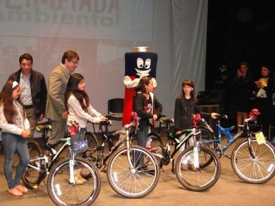 Premian a ganadores de Octava versi&oacute;n de Olimpiadas Ambientales