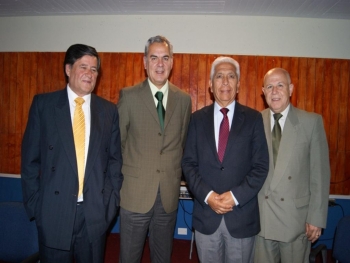 Instituto Comercial y CFT La Araucana firman acuerdo que beneficiar&aacute; a estudiantes del liceo municipal