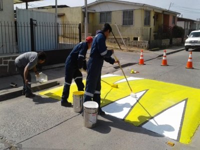 Municipio de San Antonio repinta "Lomos de Toro" en distintos puntos