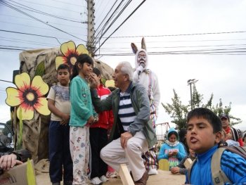 Alrededor de 22 poblaciones fueron las que visit&oacute; el conejito de pascua acompa&ntilde;ado por el alcalde Omar Vera.